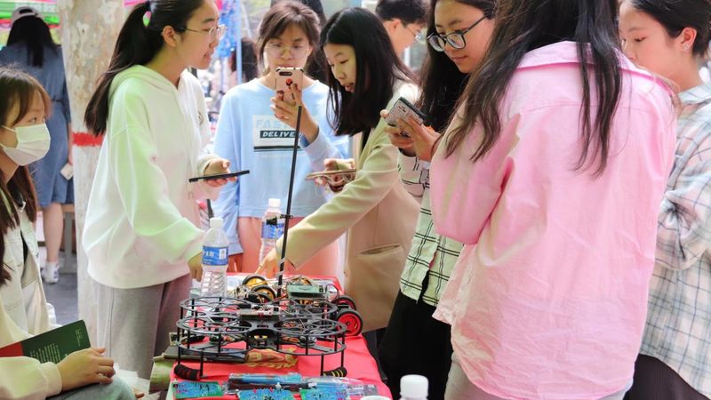 金融行业BI与大数据融合：如何构建高效决策引擎**